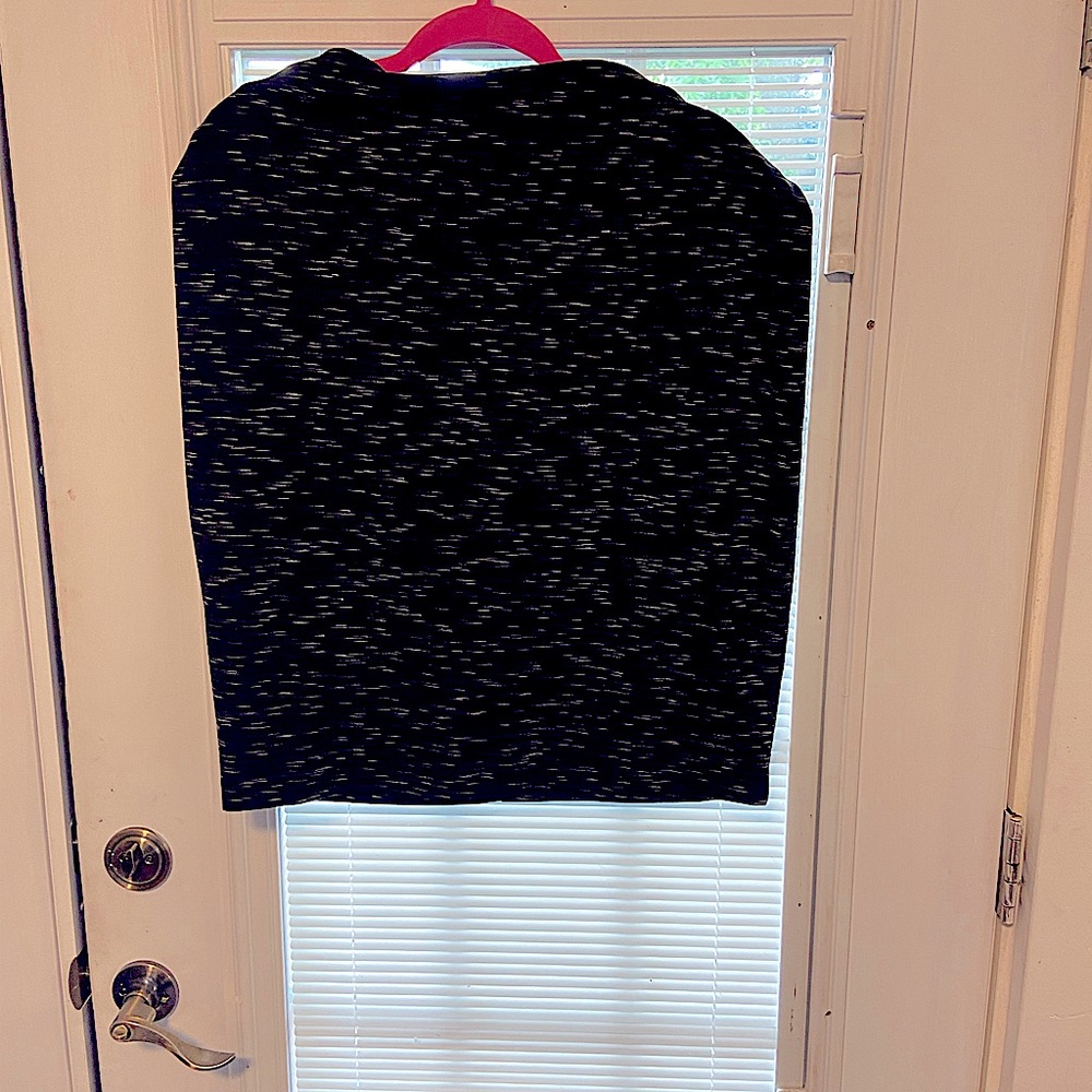 Pencil skirt, pull on, stretchy, Speckled black & white!